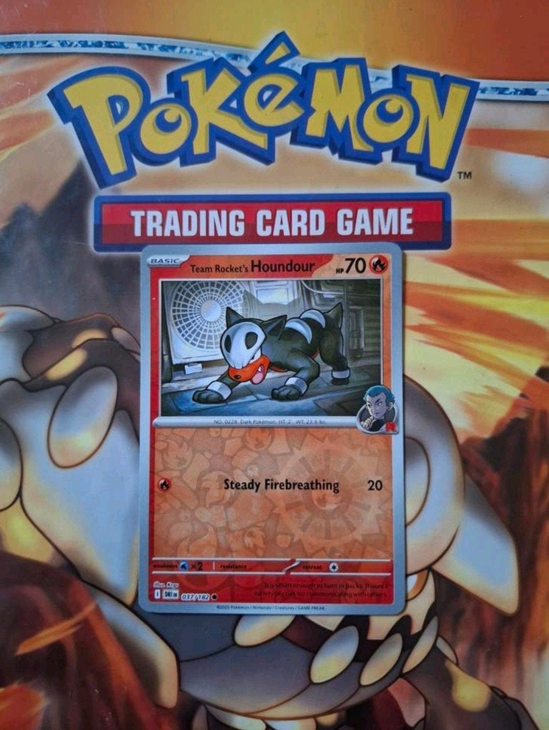 Team Rocket's houndour 037/182 Destined Rivals reverse nm, Ophalen of Verzenden, Zo goed als nieuw, Losse kaart, Foil