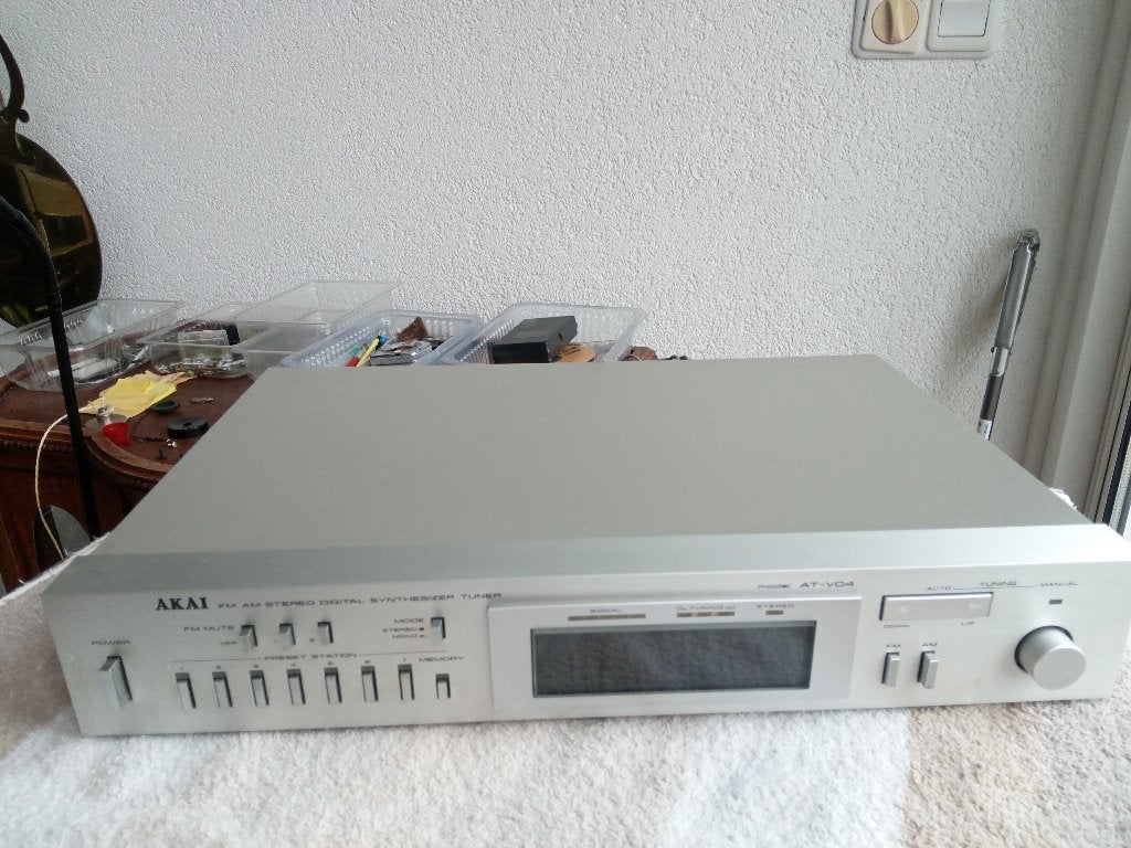 Tuner Akai Synthesizer AT-V 04 in uitstekende staat., Ophalen of Verzenden, Gebruikt, Analoog