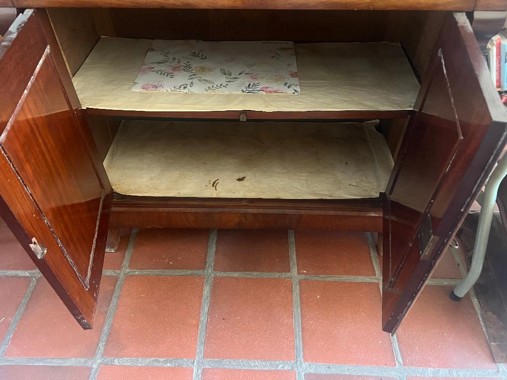 19e-eeuwse commode, Ophalen