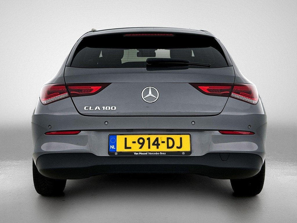 Mercedes-Benz CLA-klasse Shooting Brake 180 Business Solutio, Auto's, 136 pk, Gebruikt, 4 cilinders, Leder en Stof