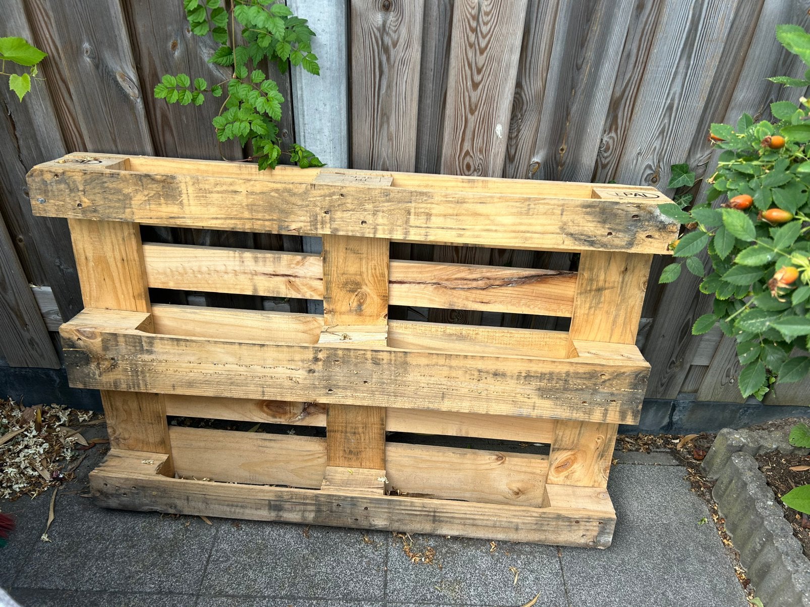 2 maal pallets, Doe-het-zelf en Verbouw, Ophalen, Minder dan 25 mm, Zo goed als nieuw, Pallet