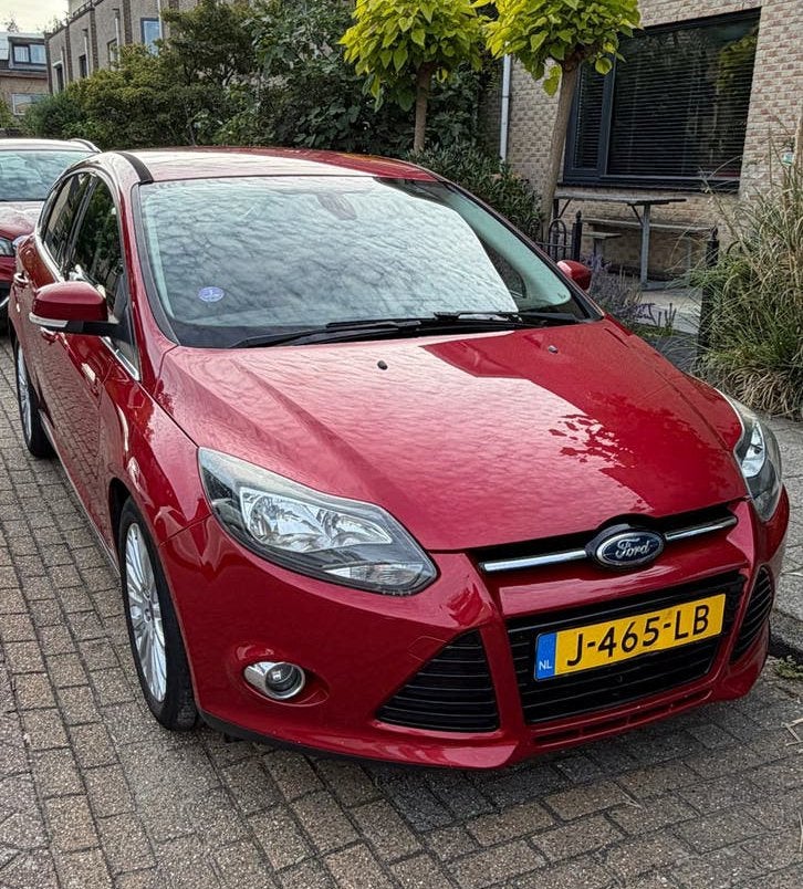 Ford Focus 1.6 Ecoboost 110KW 5-D 2011 Rood Nieuwe APK !!, Auto's, Ford, 1596 cc, Stof, 4 cilinders, 665 kg