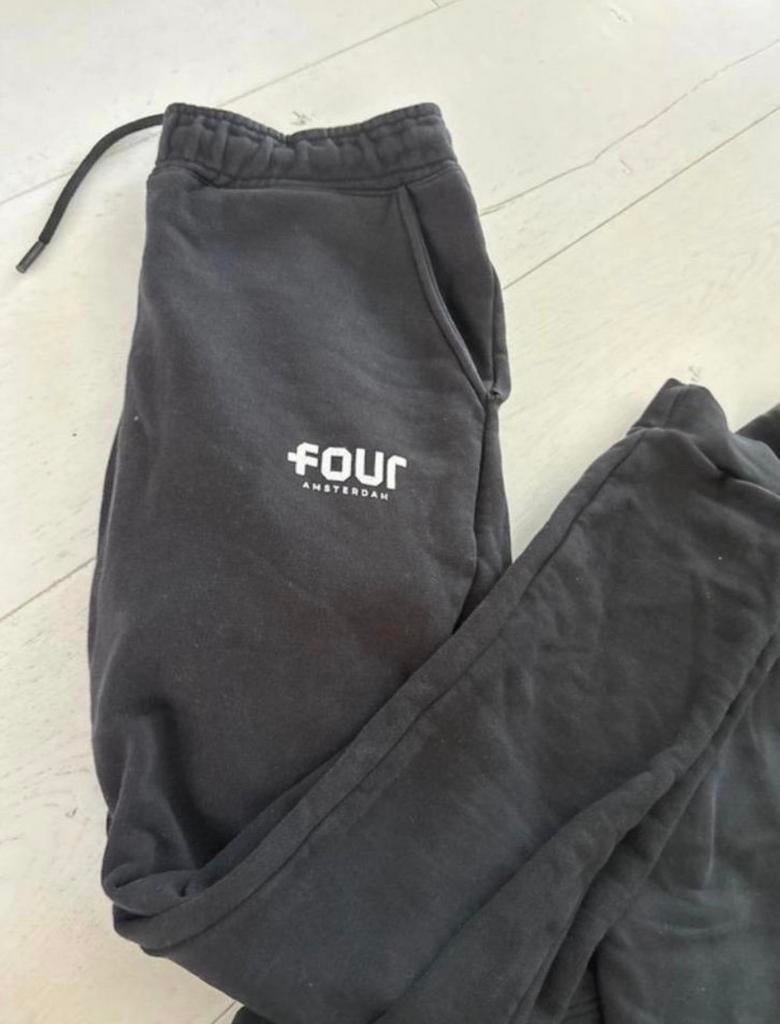Four broek, Kleding | Heren, Broeken en Pantalons, Ophalen of Verzenden, Zo goed als nieuw, Overige maten, Zwart