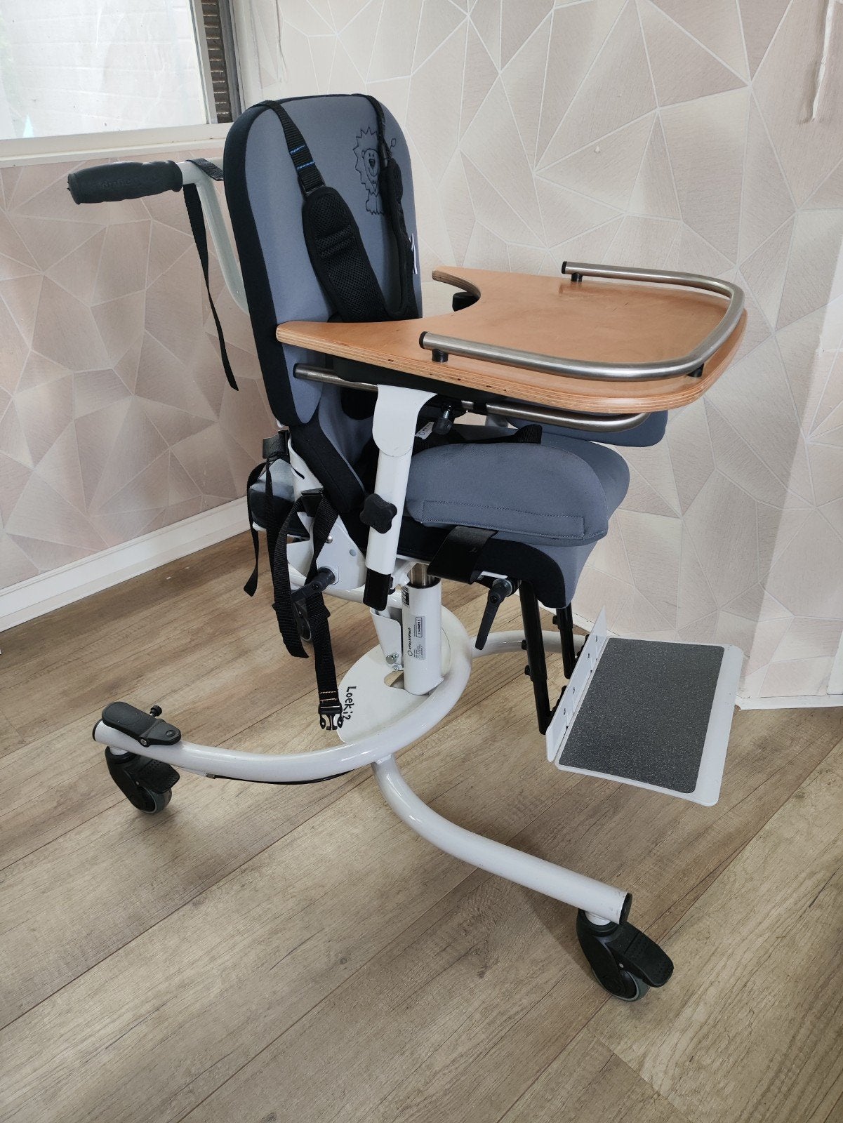 Atlas Kidtech Loekie 2 aangepaste stoel tot 45 kg, Ophalen, Zo goed als nieuw, Overige typen, Aanschuifbaar
