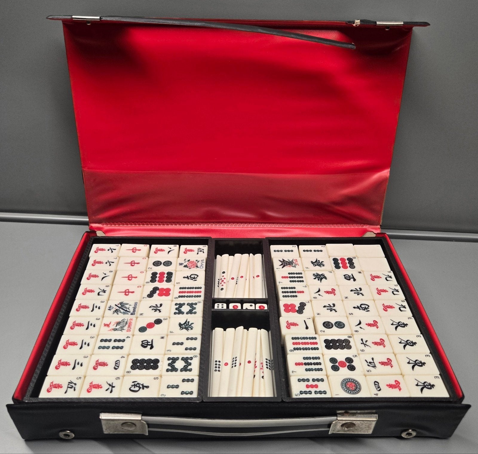 Vintage Mahjong set in koffer compleet, Drie of vier spelers, Ophalen of Verzenden, Gebruikt