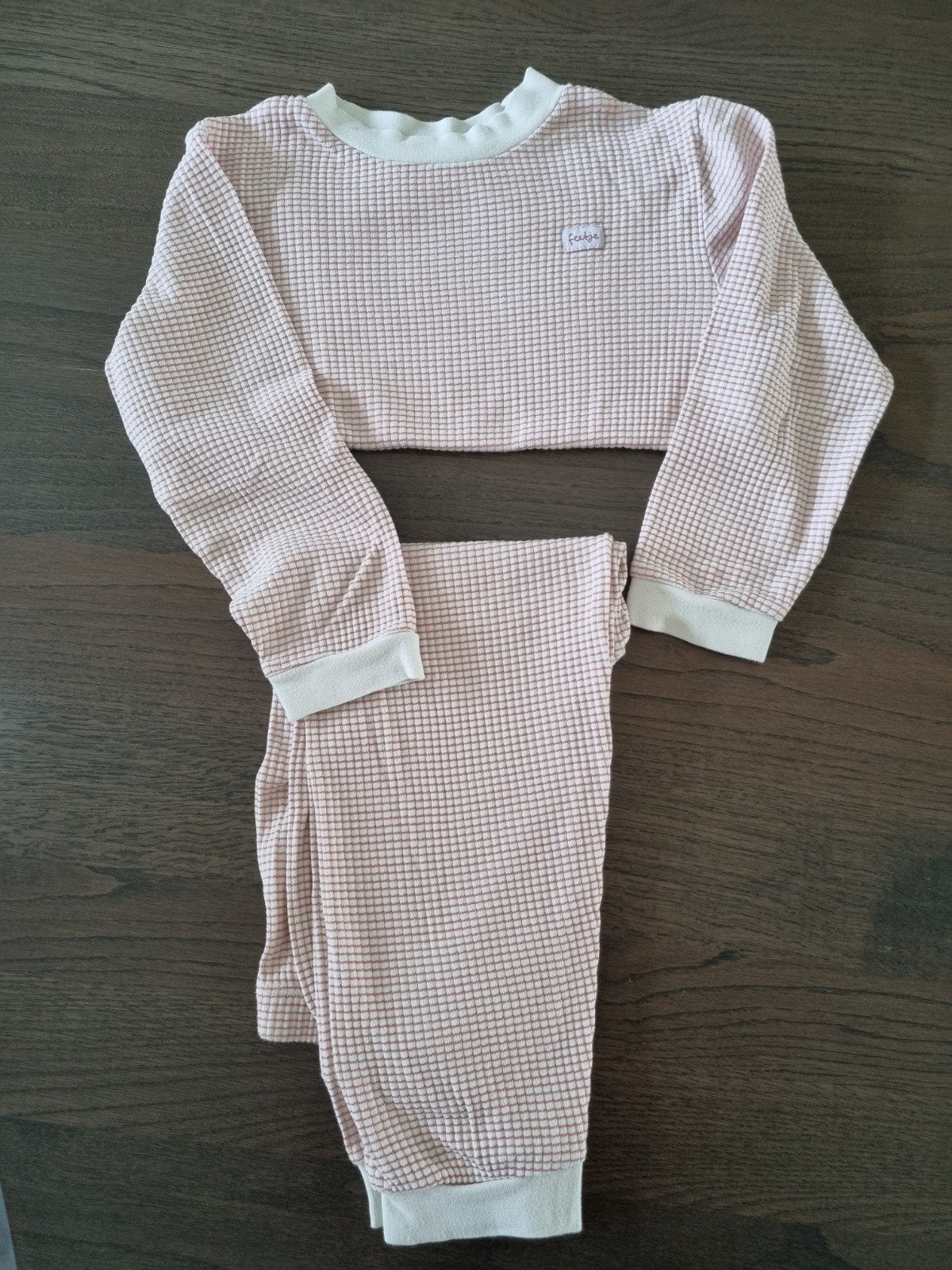 Feetje pyjama maat 116 wafel perzik, Nacht- of Onderkleding, Jongen of Meisje, Ophalen of Verzenden, Zo goed als nieuw