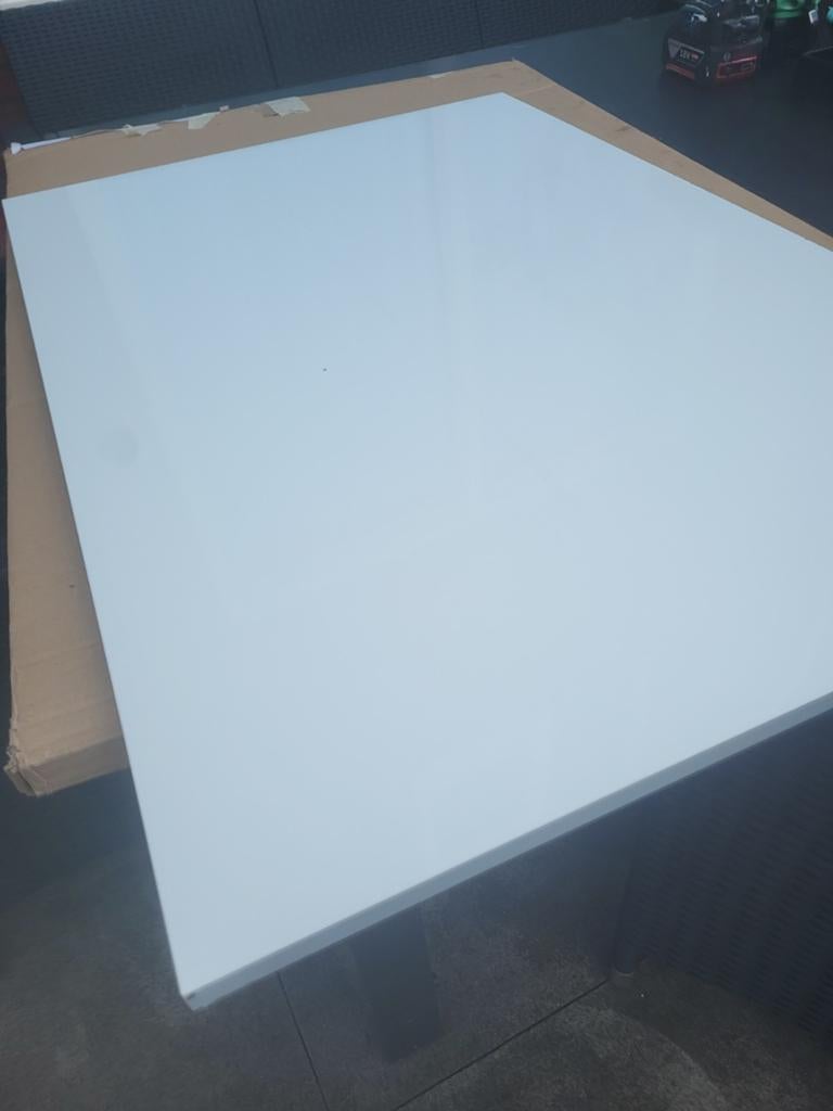 Nieuwe IKEA plank 55x80 cm, Huis en Inrichting, Woonaccessoires | Wandplanken en Boekenplanken, Ophalen of Verzenden, Nieuw