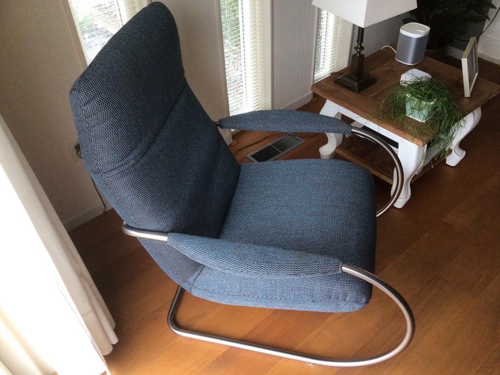Design Fauteuil Koinor - Comfortabel en Stijlvol, Ophalen, Zitdiepte 55 cm, zithoogte 48 cm zwevend, 75 tot 100 cm, Zo goed als nieuw
