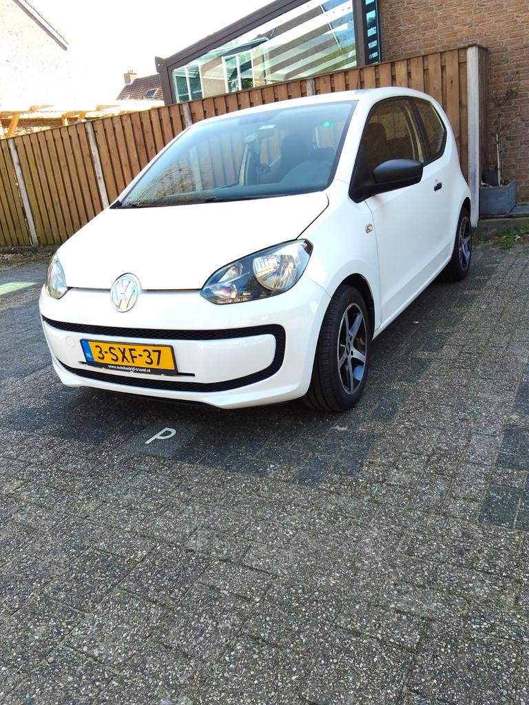 Volkswagen up! 1.0 44KW 2014 Wit Vaste prijs moet weg, Auto's, Voorwielaandrijving, Up!, 840 kg, 4 stoelen
