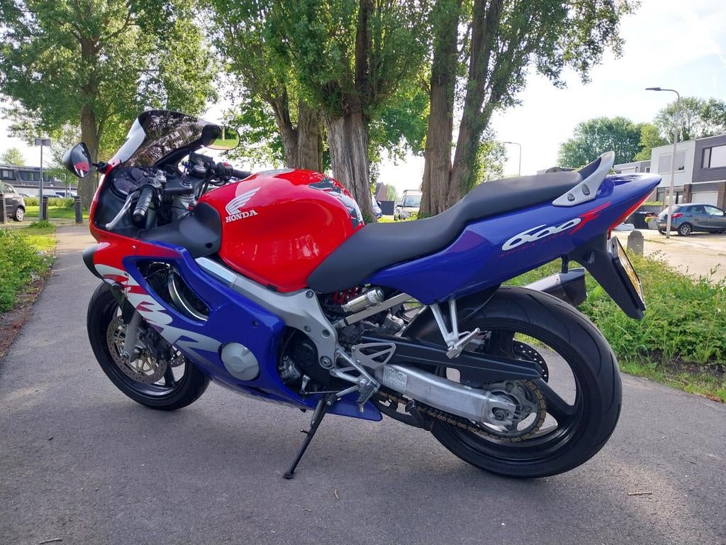 Honda CBR 600f 99 km stand 38.762, Particulier