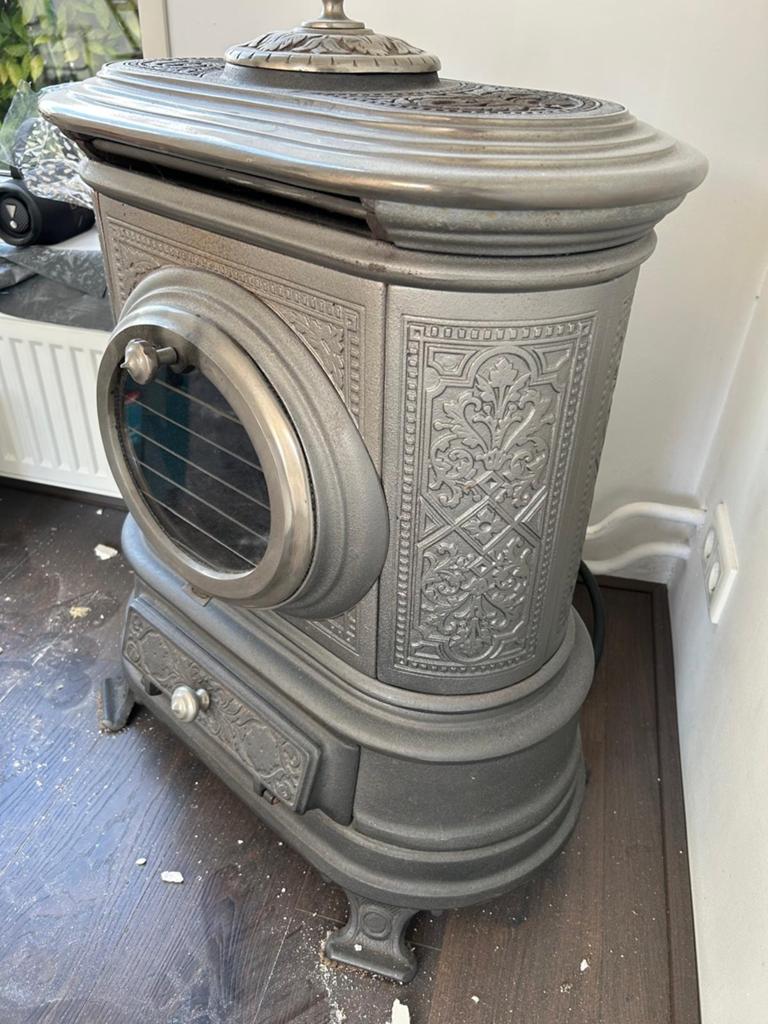 Antieke gietijzeren kachel - Decoratief en functioneel, Ophalen, Gebruikt, Houtkachel, Vrijstaand