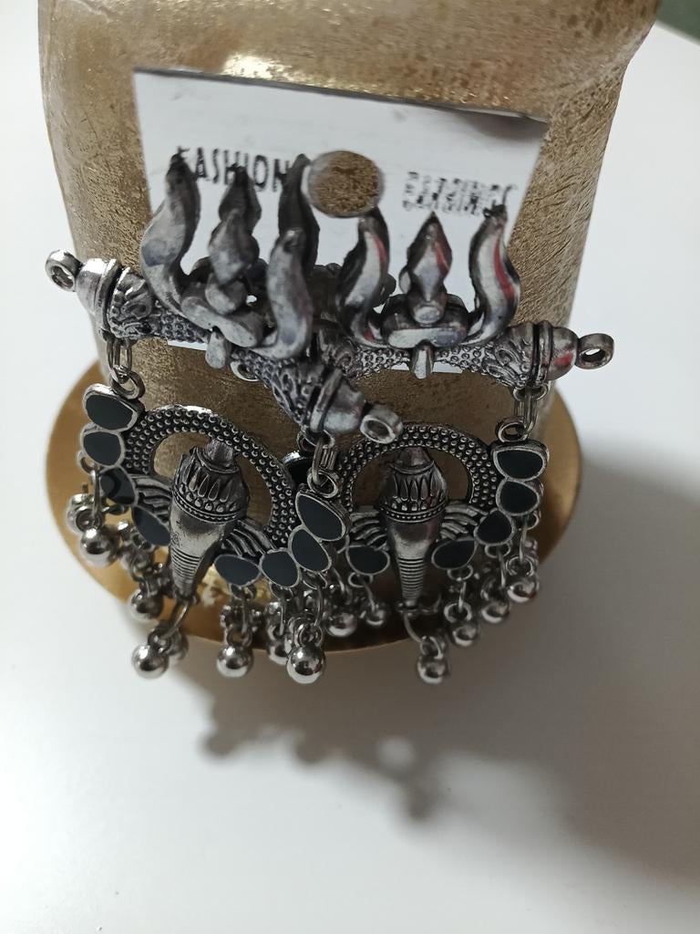 Unieke Indiase Oorbellen - Zilverkleurig met Donkere Accent, Sieraden, Tassen en Uiterlijk, Oorbellen, Nieuw, Hangers, Overige materialen