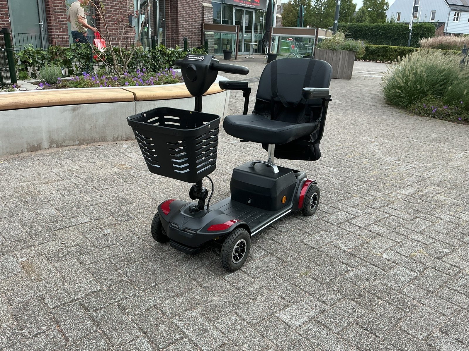 Handige  scootmobiel, Diversen, Ophalen, Zo goed als nieuw, 15 km of minder