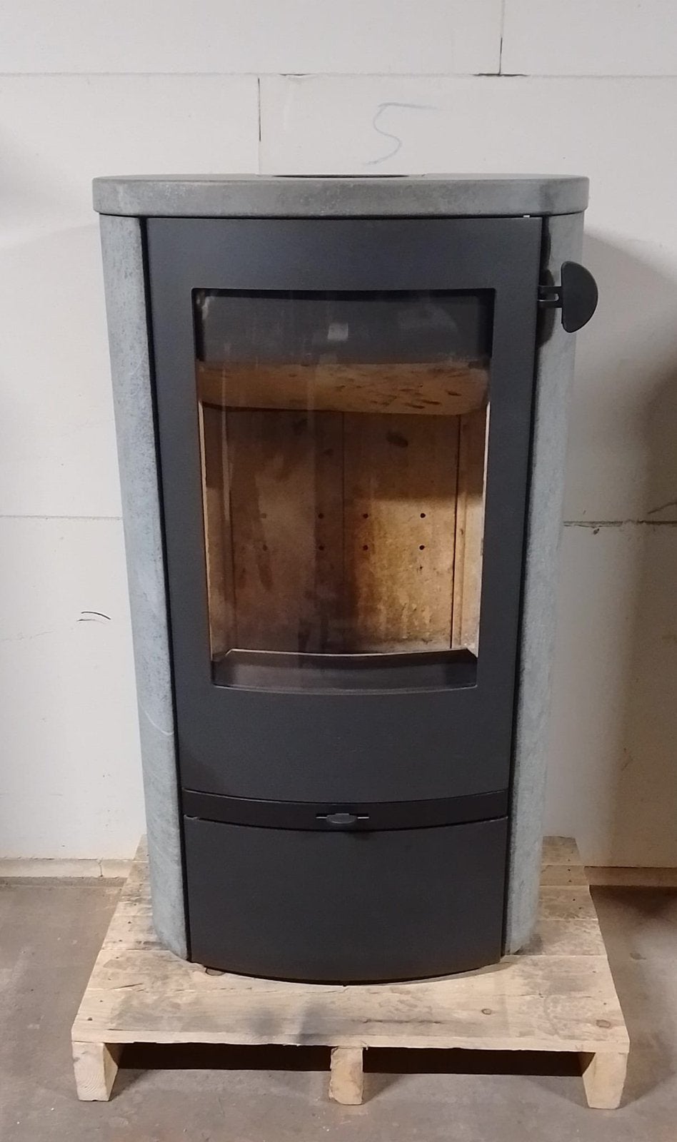 Tekoop LOTUS jubilee 25 speksteen kachel  6 KW showroommodel, Ophalen, Houtkachel, Zo goed als nieuw, Vrijstaand