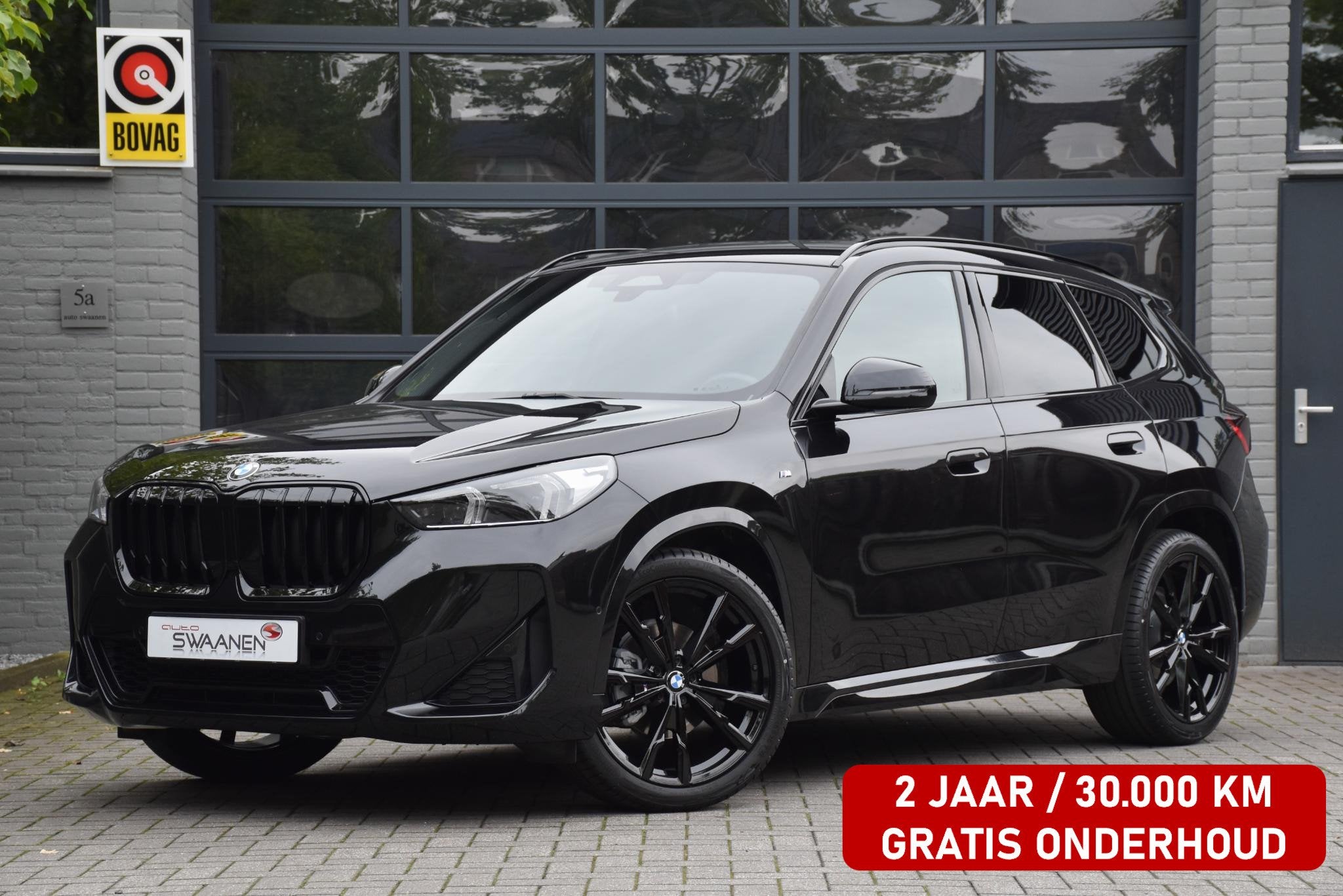 BMW X1 sDrive18i M Sport | CarPlay | Camera | 20 Inch, Auto's, Dealer onderhouden, Gebruikt, Euro 6, Zwart