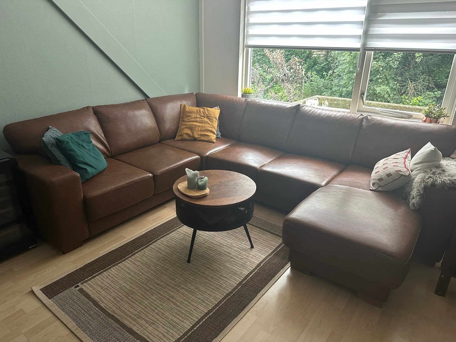 Comfortabele kunstleren hoekbank met lichte beschadiging, Huis en Inrichting, Overige materialen, Gebruikt, Hoekbank, 300 cm of meer