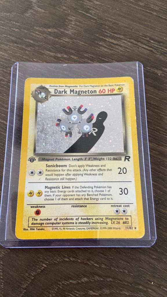Dark Magneton super zeldzame kaart, Hobby en Vrije tijd, Verzamelkaartspellen | Pokémon, Ophalen of Verzenden, Zo goed als nieuw