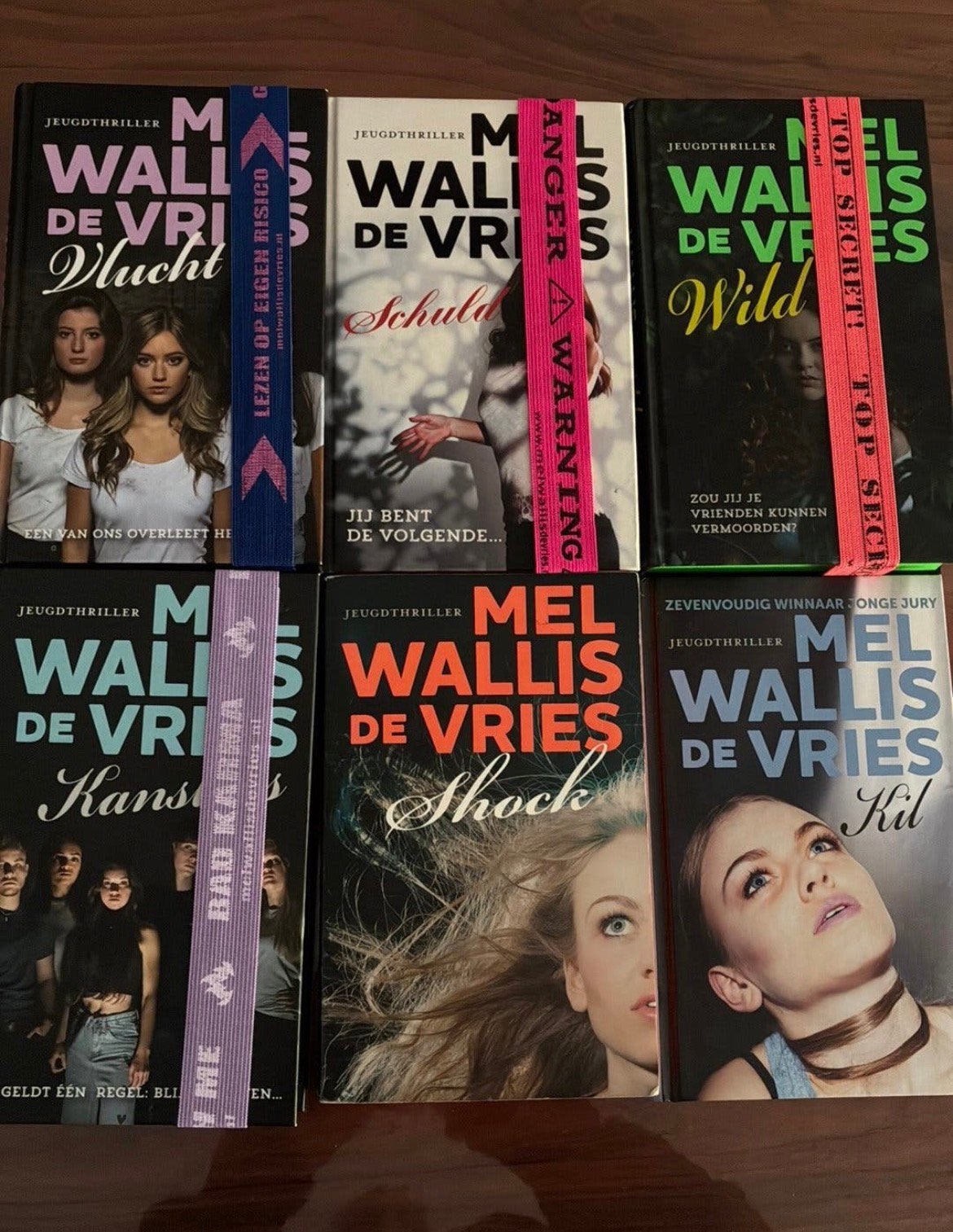 Boekenpakket: 6 jeugdthrillers van Mel Wallis de Vries, Verzenden, Zo goed als nieuw, Fictie