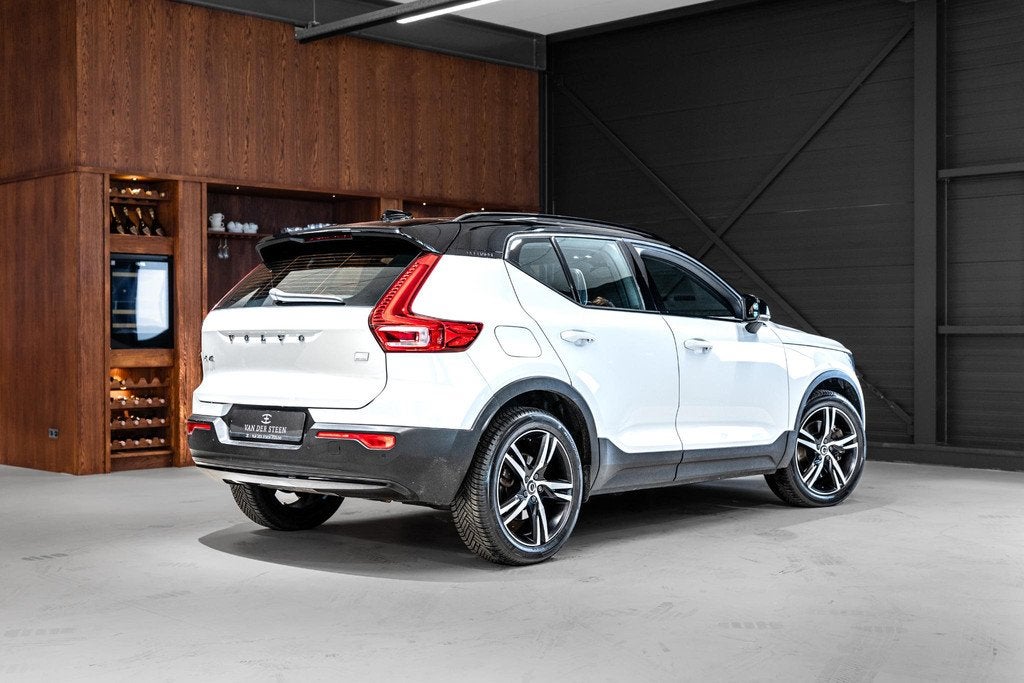 Volvo XC40 1.5 T4 Recharge R-Design Expression Pano | Stuur-, Auto's, Volvo, Stof, Euro 6, 1712 kg, Automatische klimaatregeling