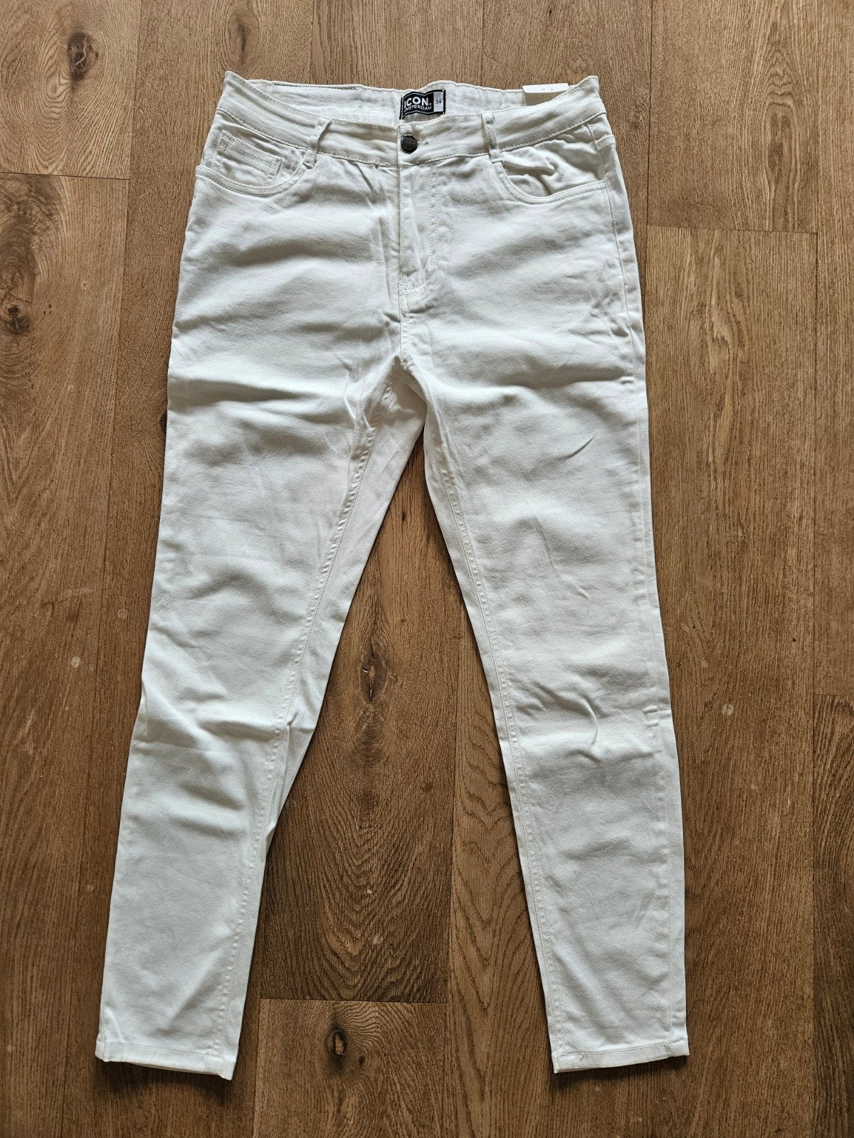 Icon Amsterdam 34
Icon Amsterdam 
Broek maat 34, Kleding | Heren, Broeken en Pantalons, Maat 52/54 (L), Wit, Nieuw, Ophalen of Verzenden