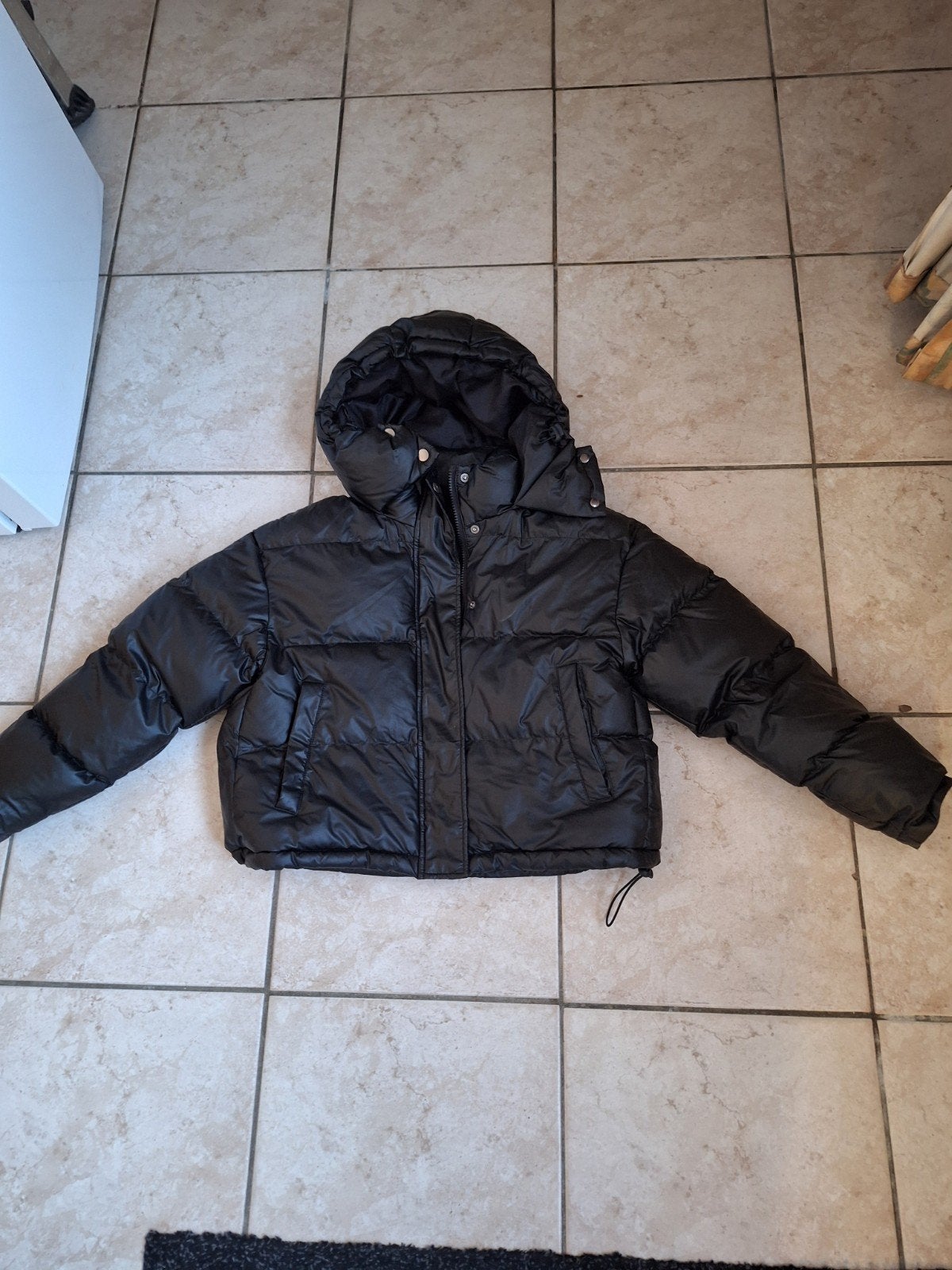 koopje Dazy Zwarte Puffer Jas met Capuchon - Maat XS, Zwart, Ophalen of Verzenden, Zo goed als nieuw, Maat 34 (XS) of kleiner