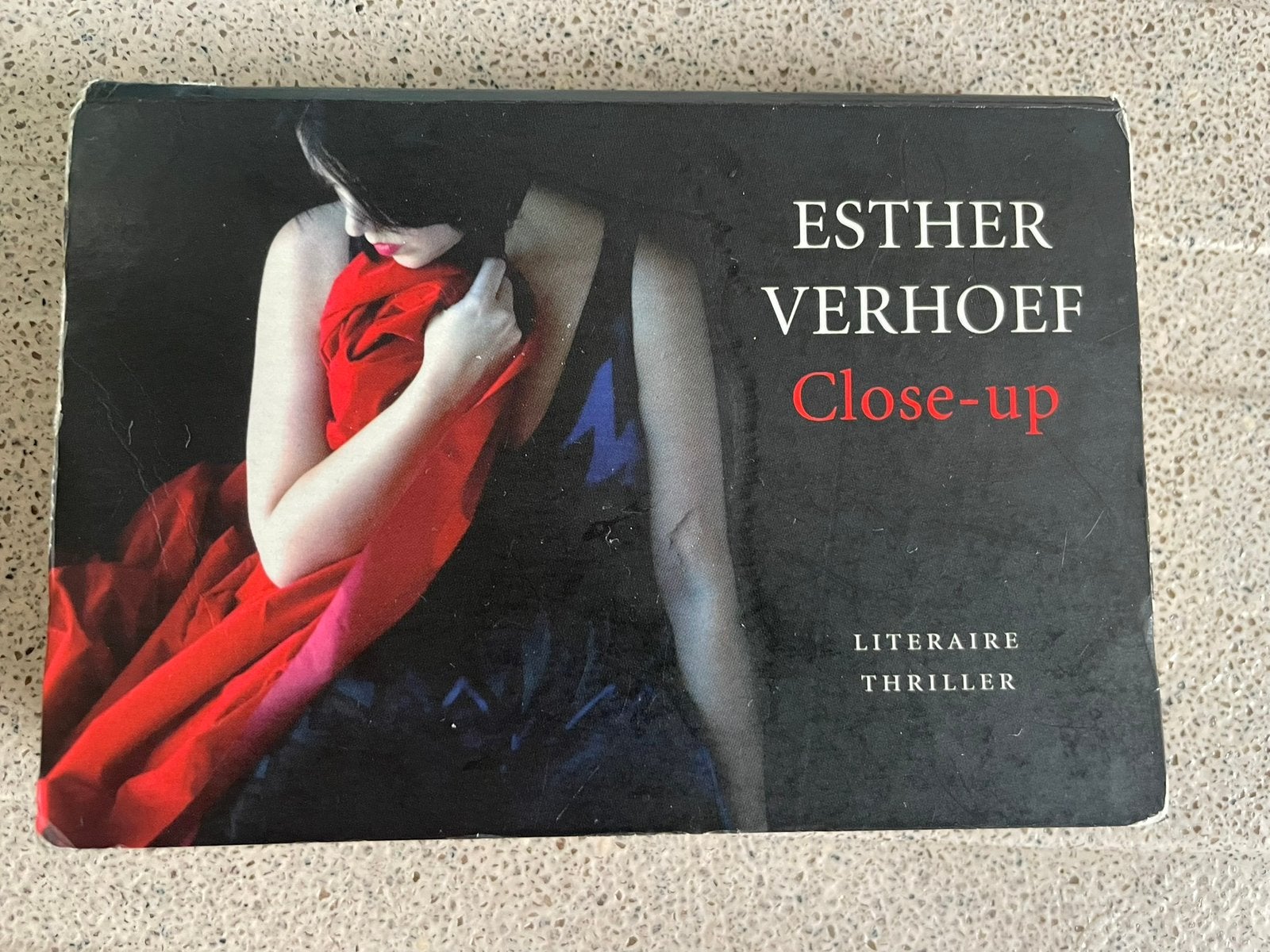 Esther Verhoef Close-up literatuur thriller Dwarsligger 11, Ophalen of Verzenden, Zo goed als nieuw