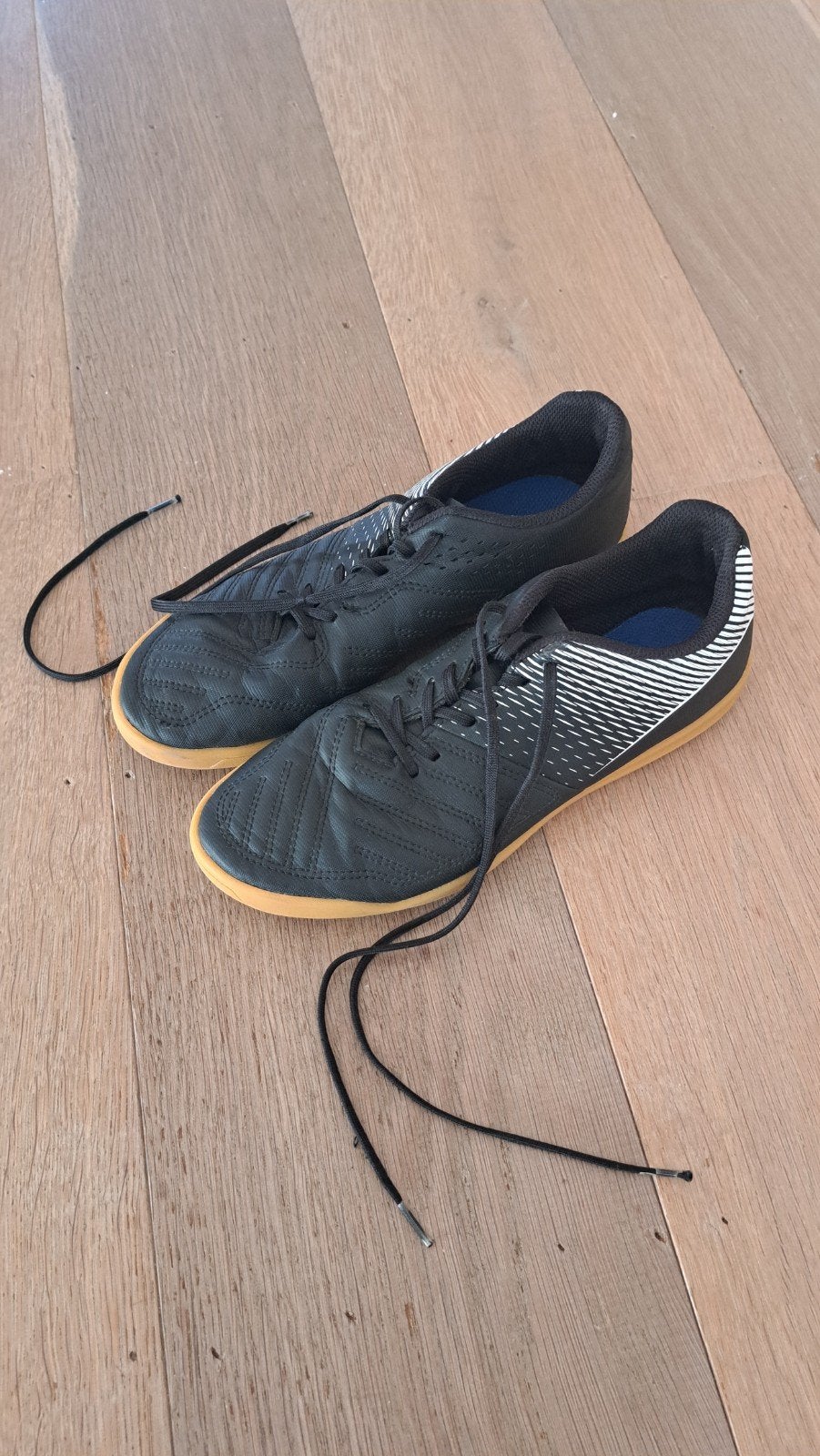 Kipsta zaalvoetbalschoenen maat 39, Ophalen of Verzenden