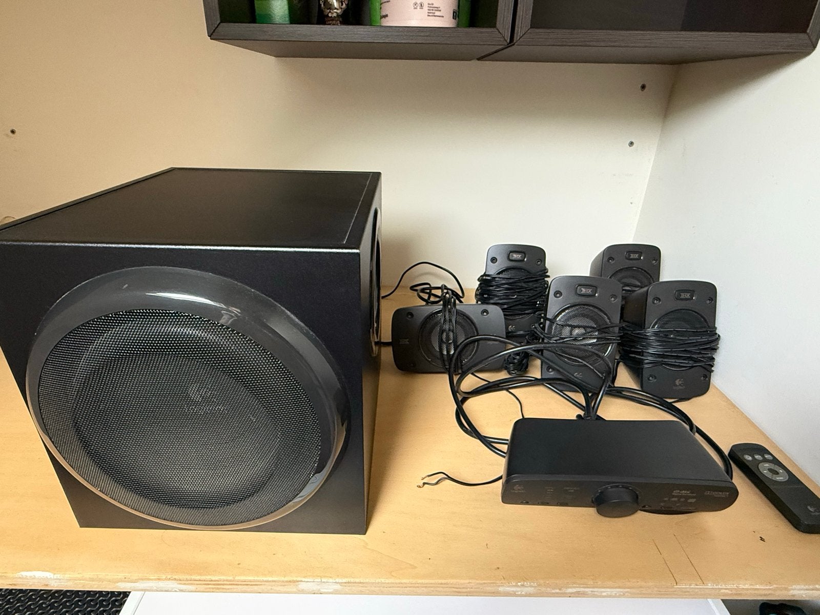 Logitech Z906 5.1 Surround Sound Systeem, Audio, Tv en Foto, Logitech, Zo goed als nieuw, Afstandsbediening, Surroundset