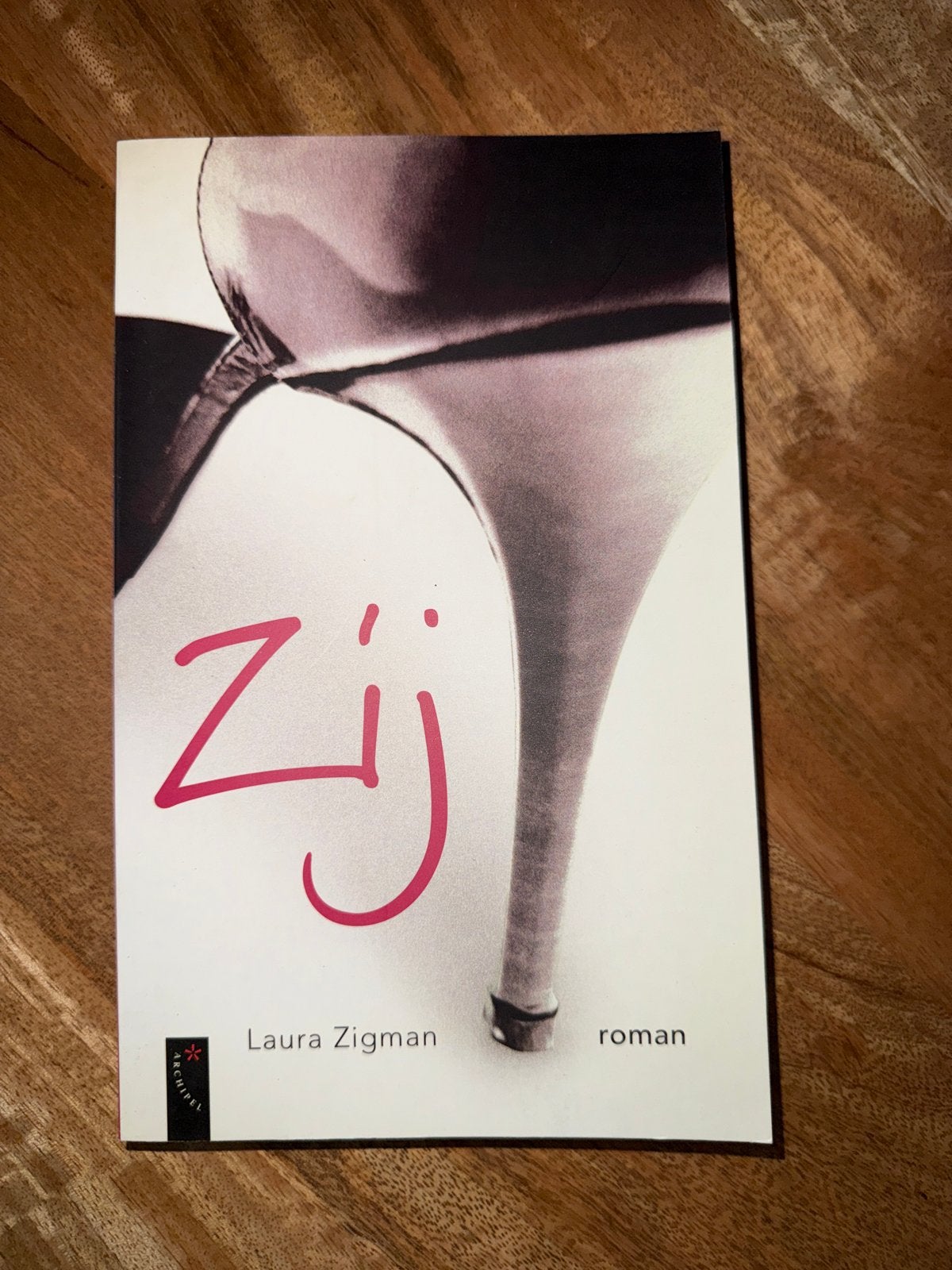 Zij - Laura Zigman (roman), Ophalen of Verzenden, Gelezen, Amerika