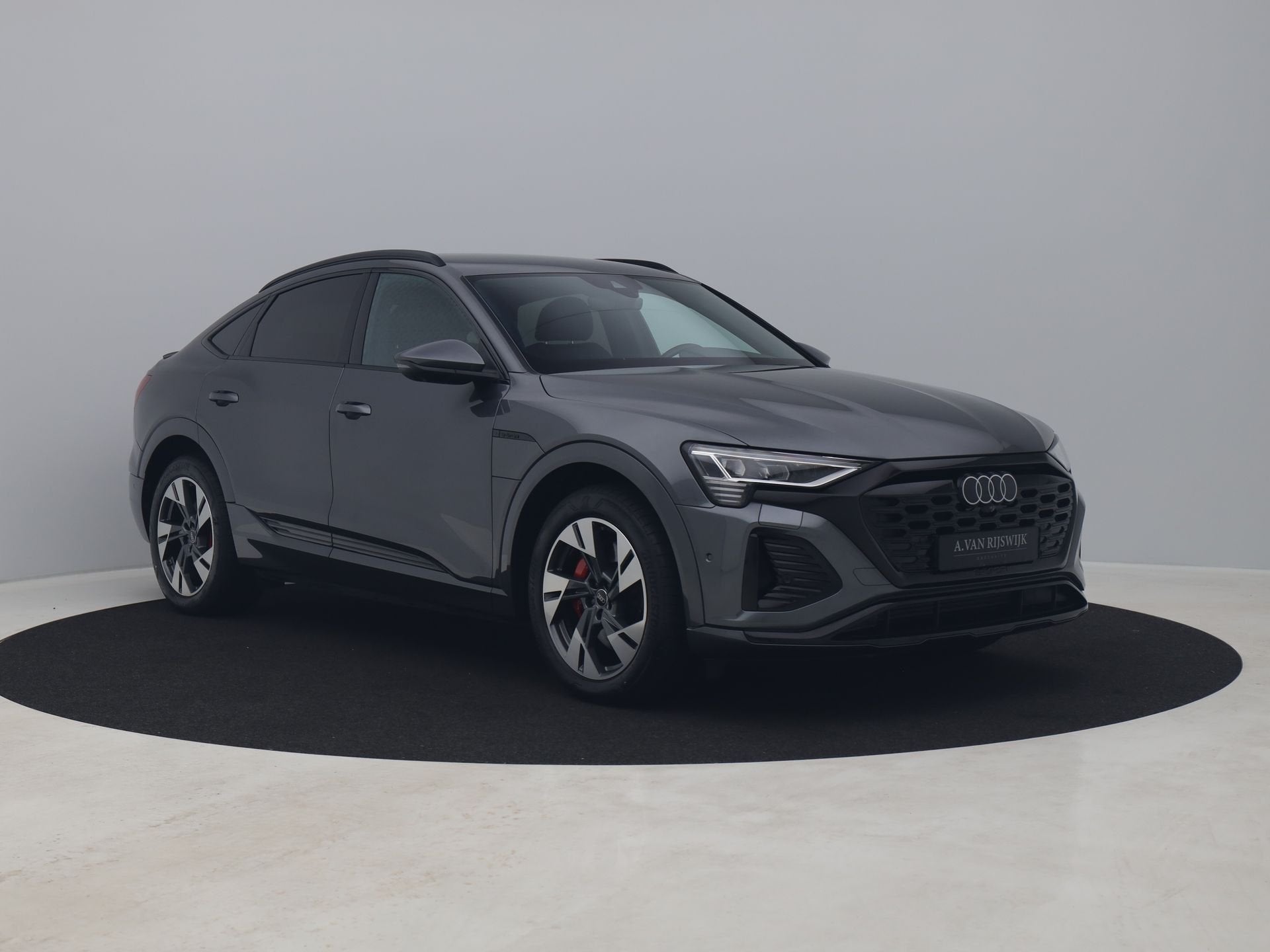Audi Q8 Sportback e-tron 50 Quattro S Edition 95 kWh | 360, Automaat, Automatische klimaatregeling, Zwart, 95 kWh