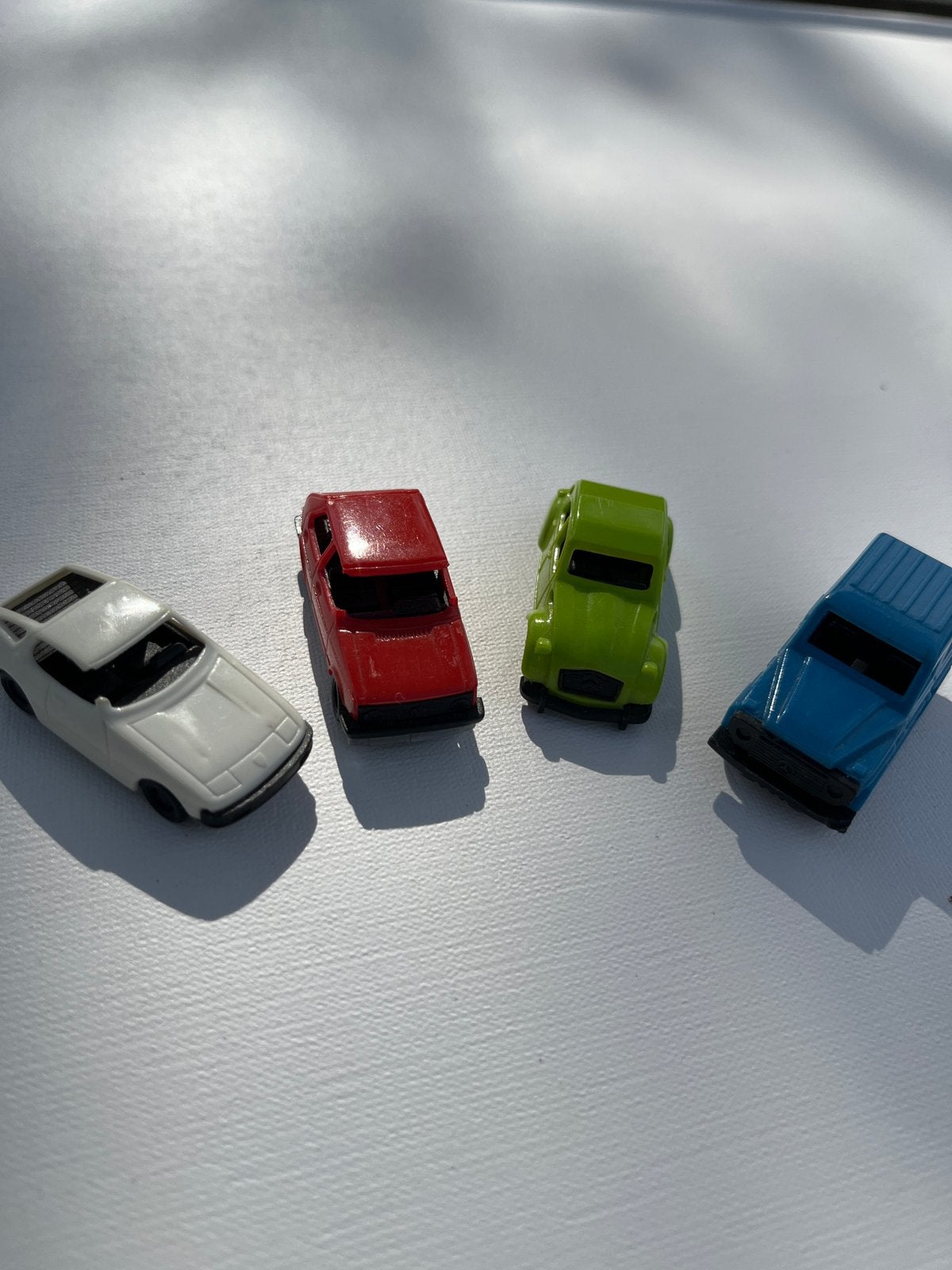 Vintage plastic miniatuur autootjes (4 stuks), Ophalen of Verzenden, Gebruikt
