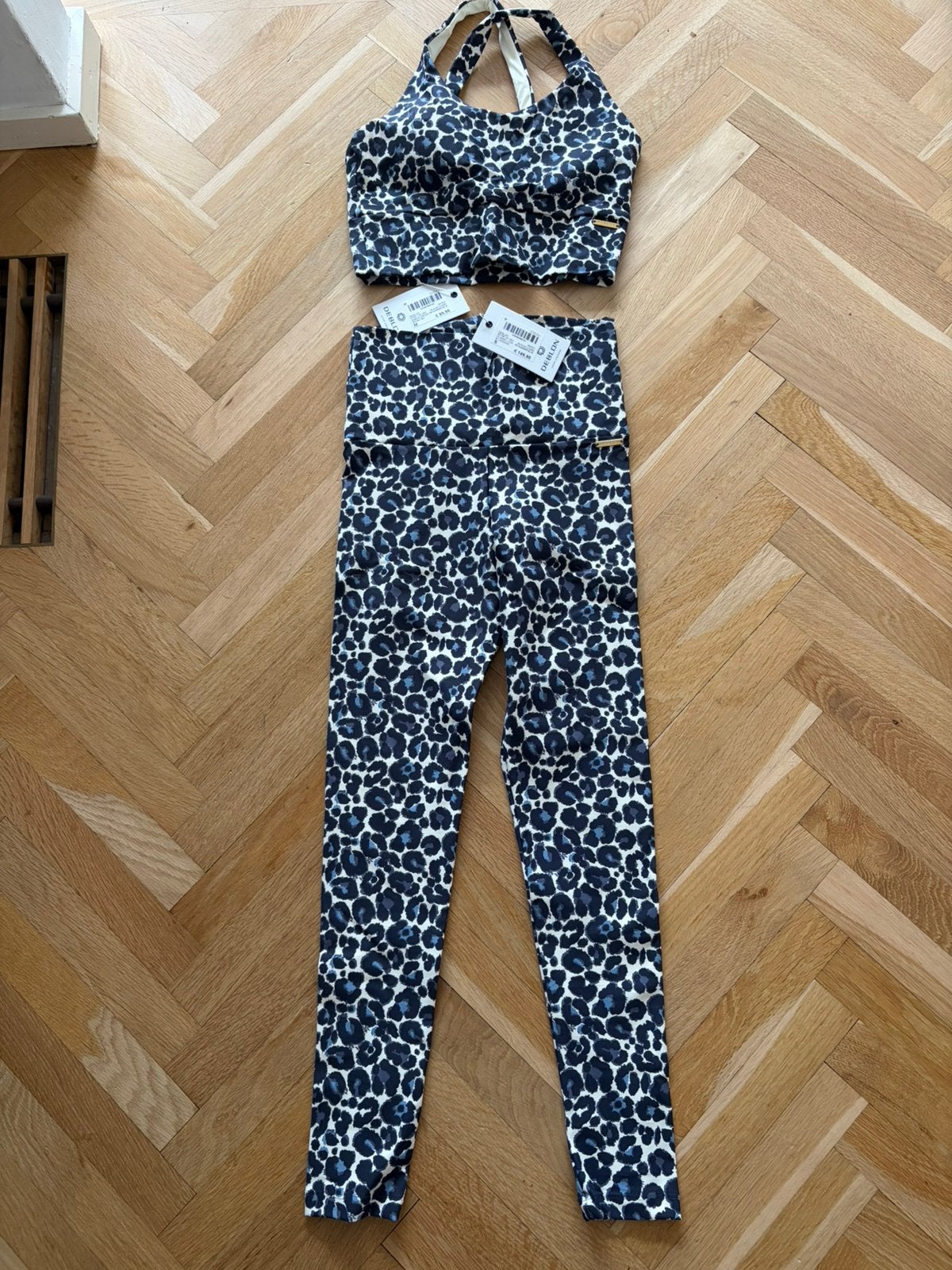 Nieuw: Deblon Sports set (broek en top) maat S en M, Verzenden, Zo goed als nieuw, Maat 36 (S), Rood