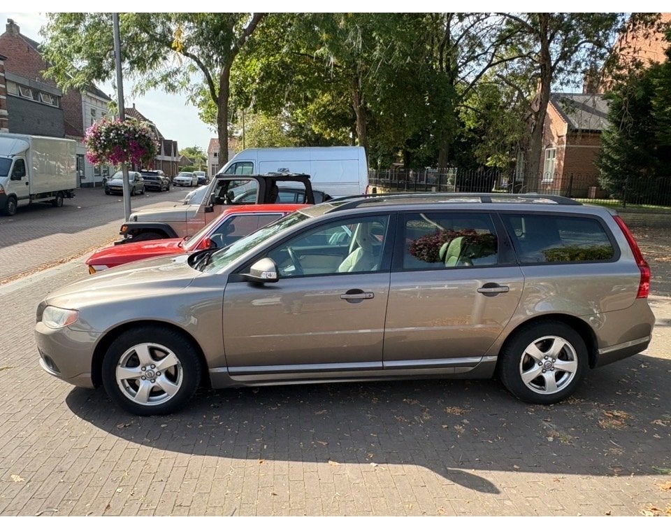 Volvo V70 2.0 D 2008, Voorwielaandrijving, 136 pk, 4 cilinders, Bruin