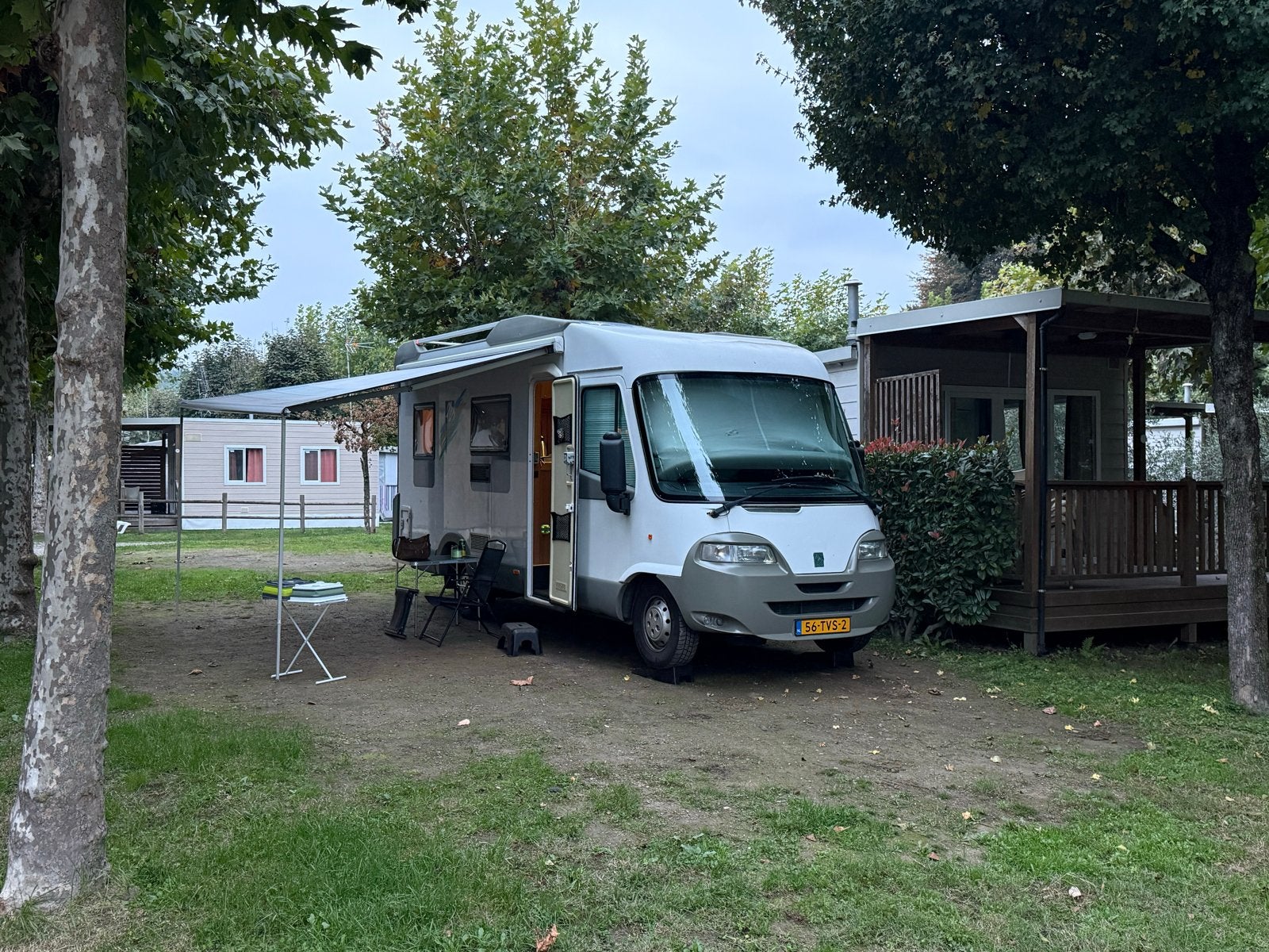 Nette Knaus Travel-Liner camper met fietsendrager en luifel, Integraal, Standaard zit, Fiat, TV