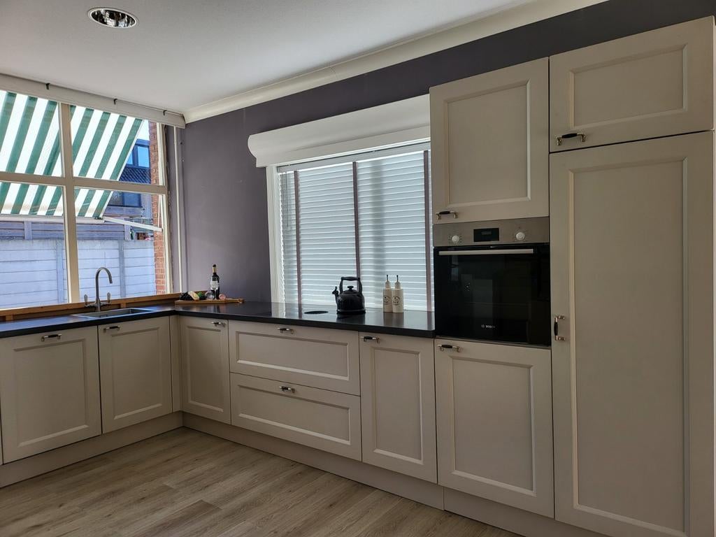 Prachtige landelijke hoekkeuken met stenen blad en Bora, Huis en Inrichting, Keuken | Complete keukens, Ophalen, Overige kleuren