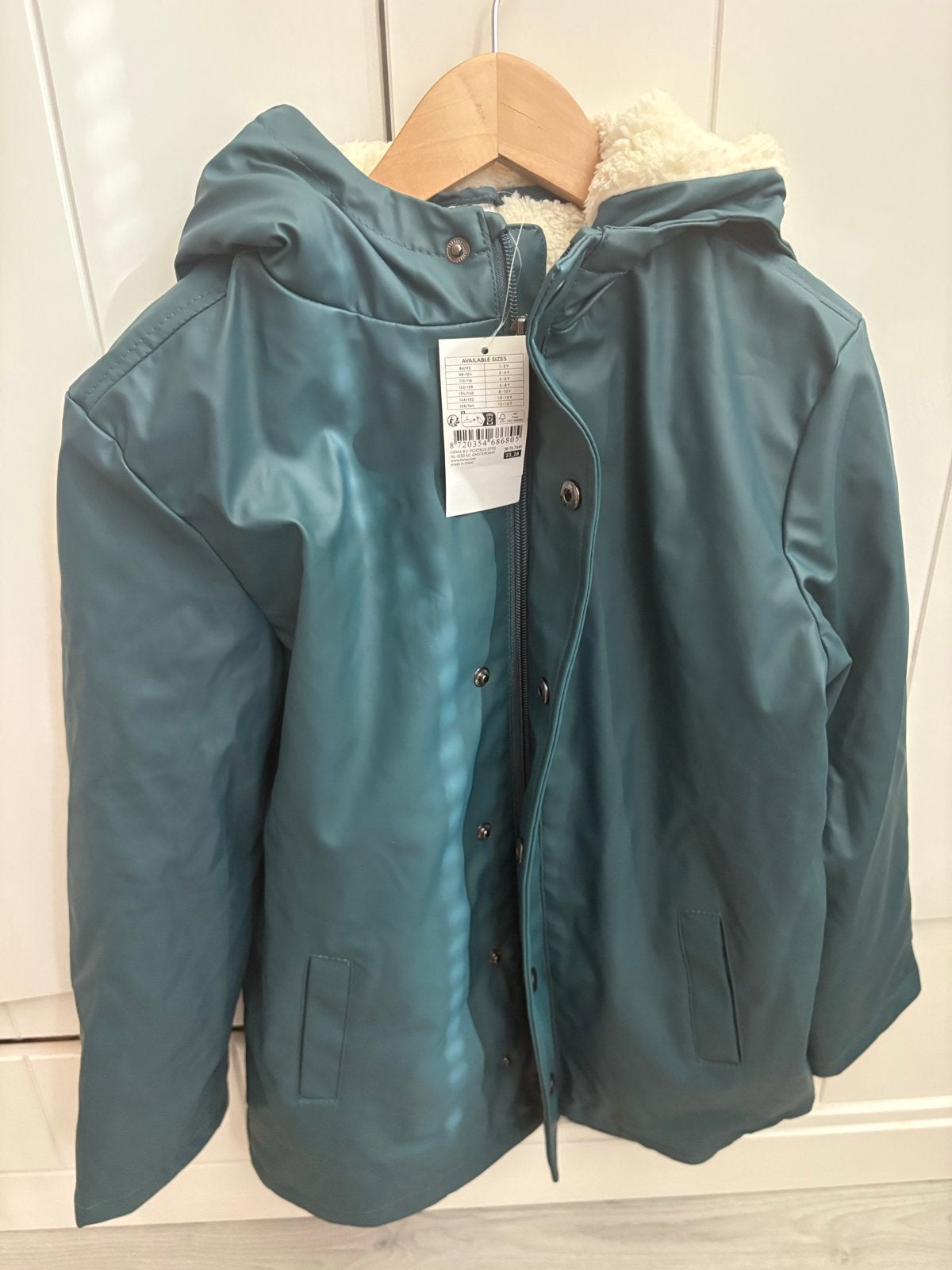 2 Nieuwe Regenjassen Maat 134/140 - HEMA, Ophalen of Verzenden, Nieuw, Jongen of Meisje, Jas