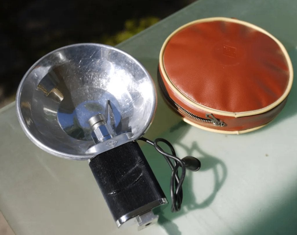 AGFA-flitser type KL met grip en tas / jaren 50-60, Ophalen of Verzenden, 1940 tot 1960, Flitser