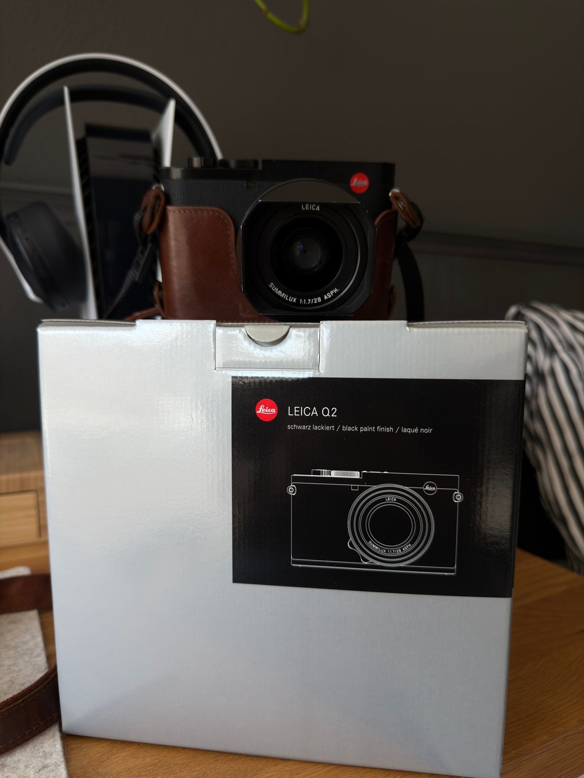 Leica Q2 Digitale Camera met Accessoires, Audio, Tv en Foto, Ophalen, Beeldstabilisatie, Leica, Zo goed als nieuw