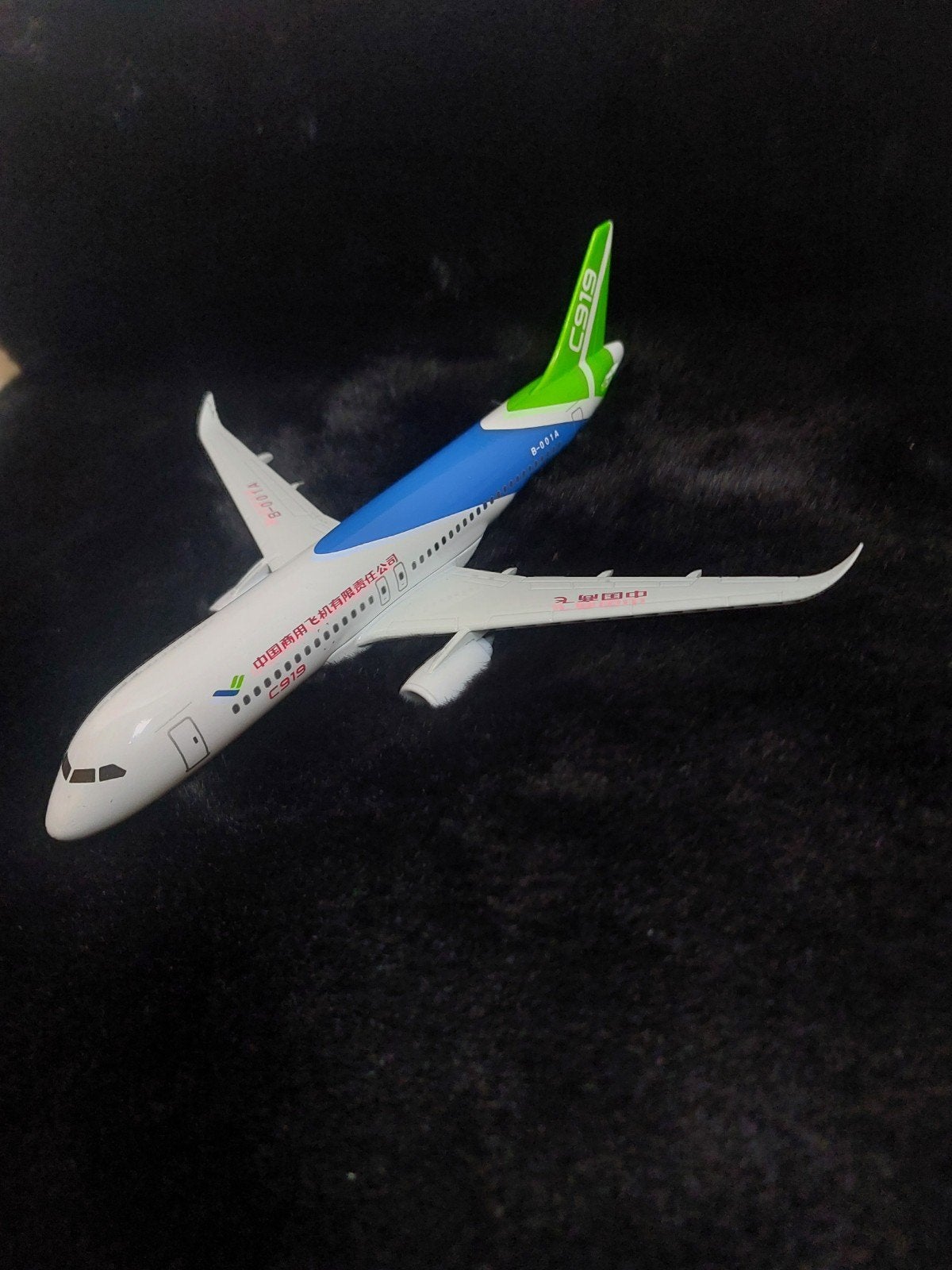 COMAC C919 Schaalmodel (B-001A Eerste Prototype), Ophalen of Verzenden, Zo goed als nieuw, Schaalmodel