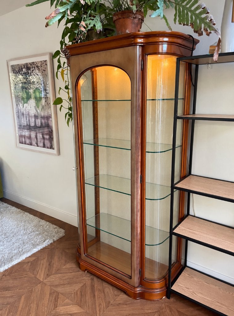Art nouveau vitrine kast, Ophalen