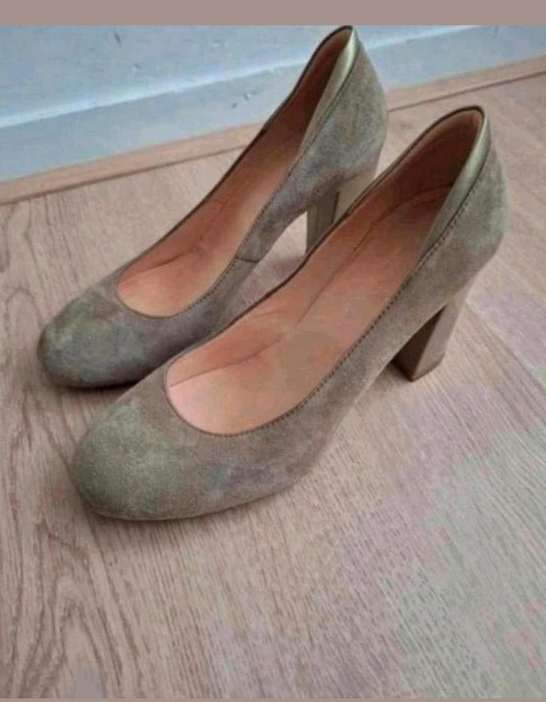 Hogan suède pumps beige/taupe – maat 37,5 – elegante hak, Kleding | Dames, Schoenen, Pumps, Beige, Ophalen of Verzenden, Hogan
