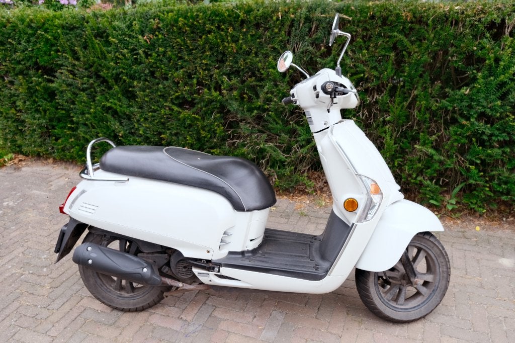 Elegante Scooter Kymko Like met geel kenteken., Ophalen, Gebruikt, Maximaal 45 km/u, 125 cc