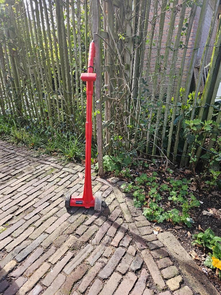 Het verwijderen van onkruid en mos tussen tegels., Ophalen, Gebruikt, Overige soorten, Einhell