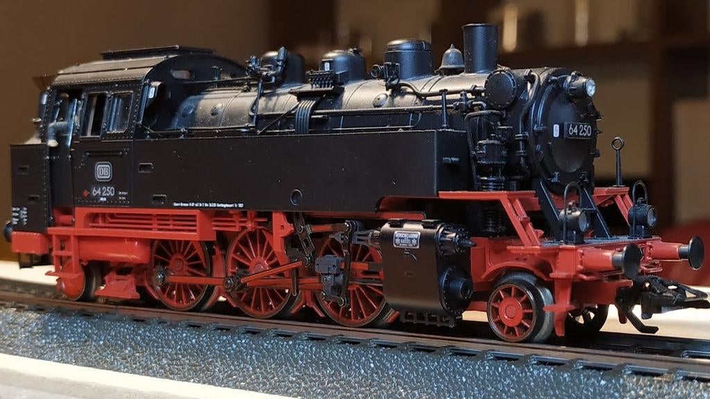Märklin 39640 DB BR 64 250 Mfx, Wisselstroom, Gebruikt, Locomotief, Ophalen of Verzenden