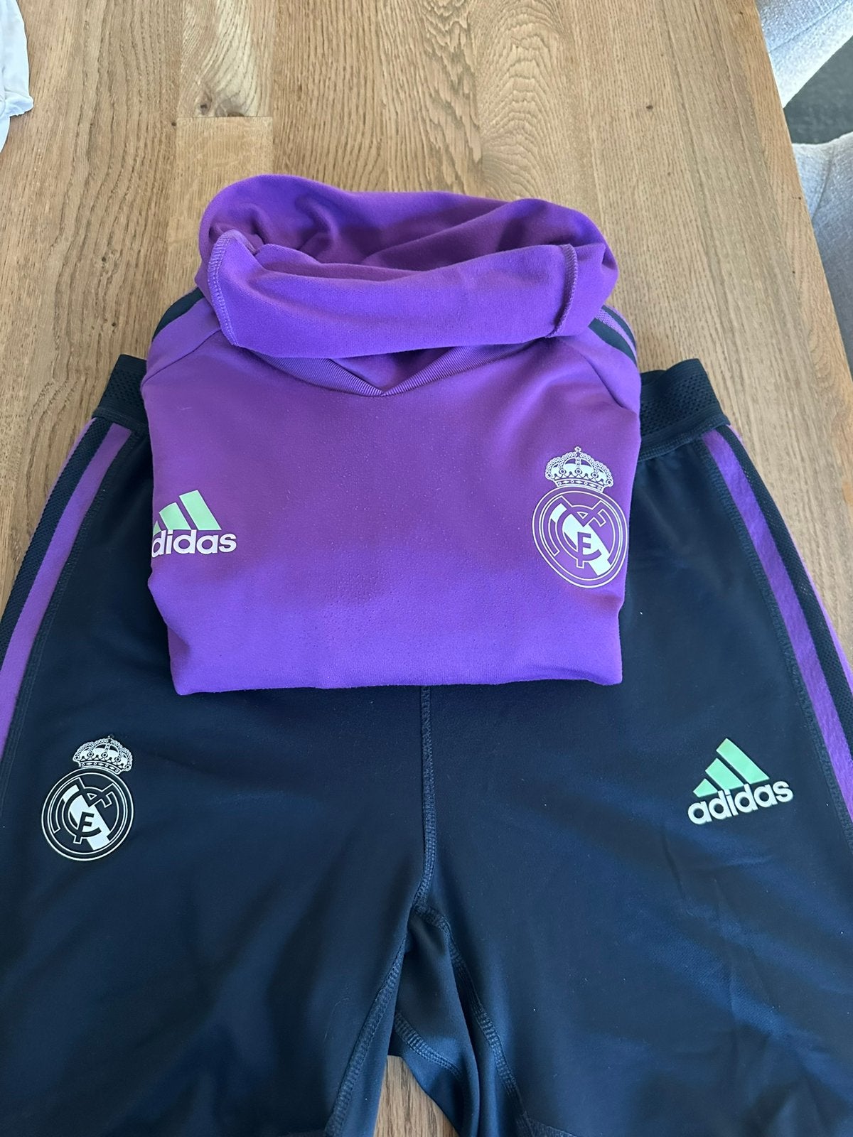 REAL MADRID traingspak, Ophalen of Verzenden, Zo goed als nieuw, Voetbal