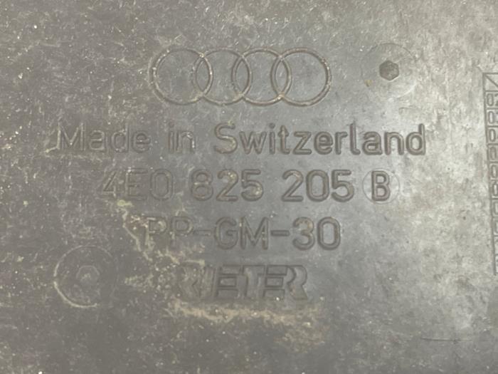 Beschermplaat bodem van een Audi A8, Gebruikt, -, Verzenden, -