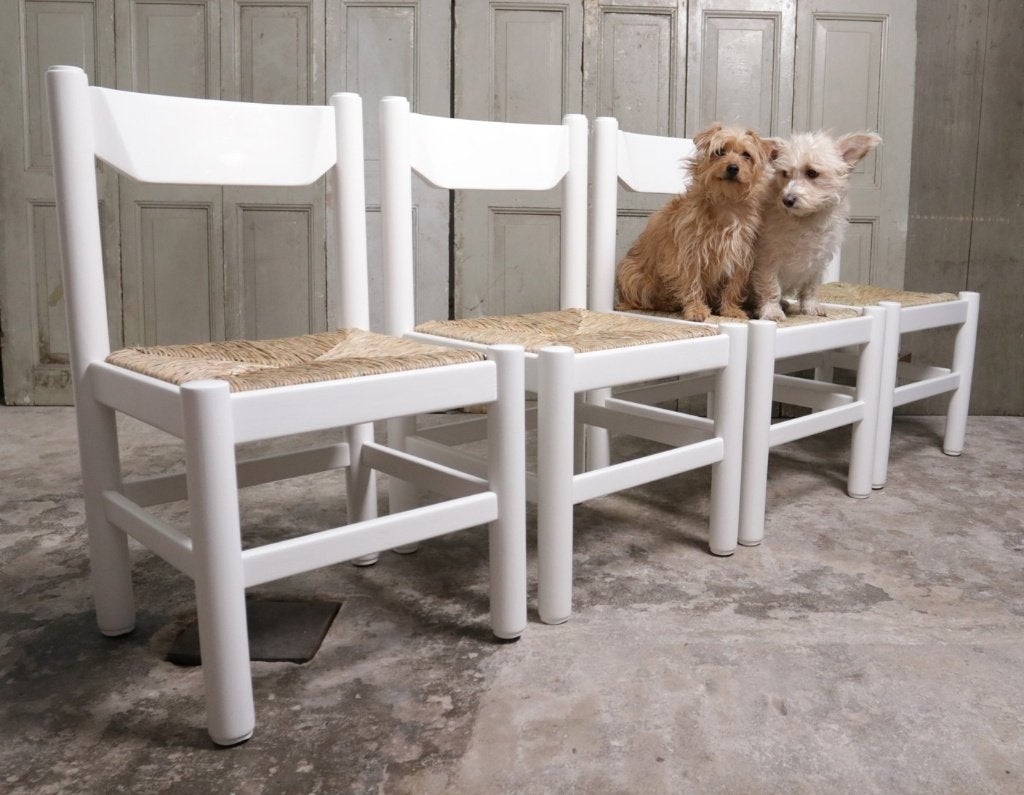 Set van 4 witte biezen stoelen Magistretti / Perriand stijl, Huis en Inrichting, Ophalen, Gebruikt, Wit, Vier