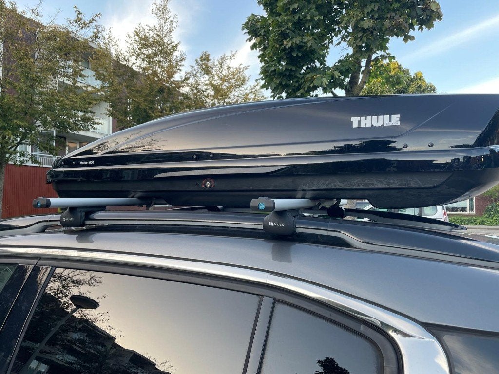 Te huur: Thule Motion 600 dakkoffer, Ophalen, Zo goed als nieuw
