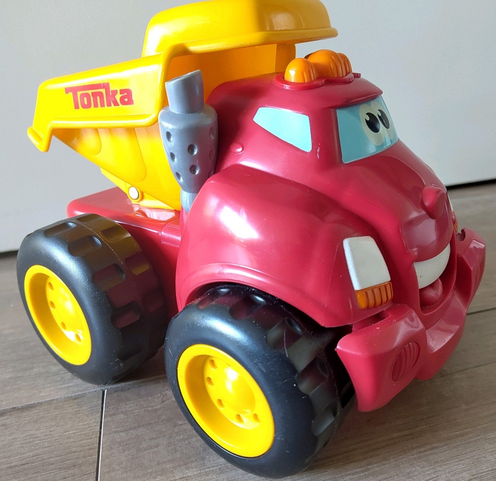 Tonka Chuck pratende en bewegende kiepwagen, Kinderen en Baby's, Speelgoed | Speelgoedvoertuigen, Ophalen of Verzenden, Zo goed als nieuw