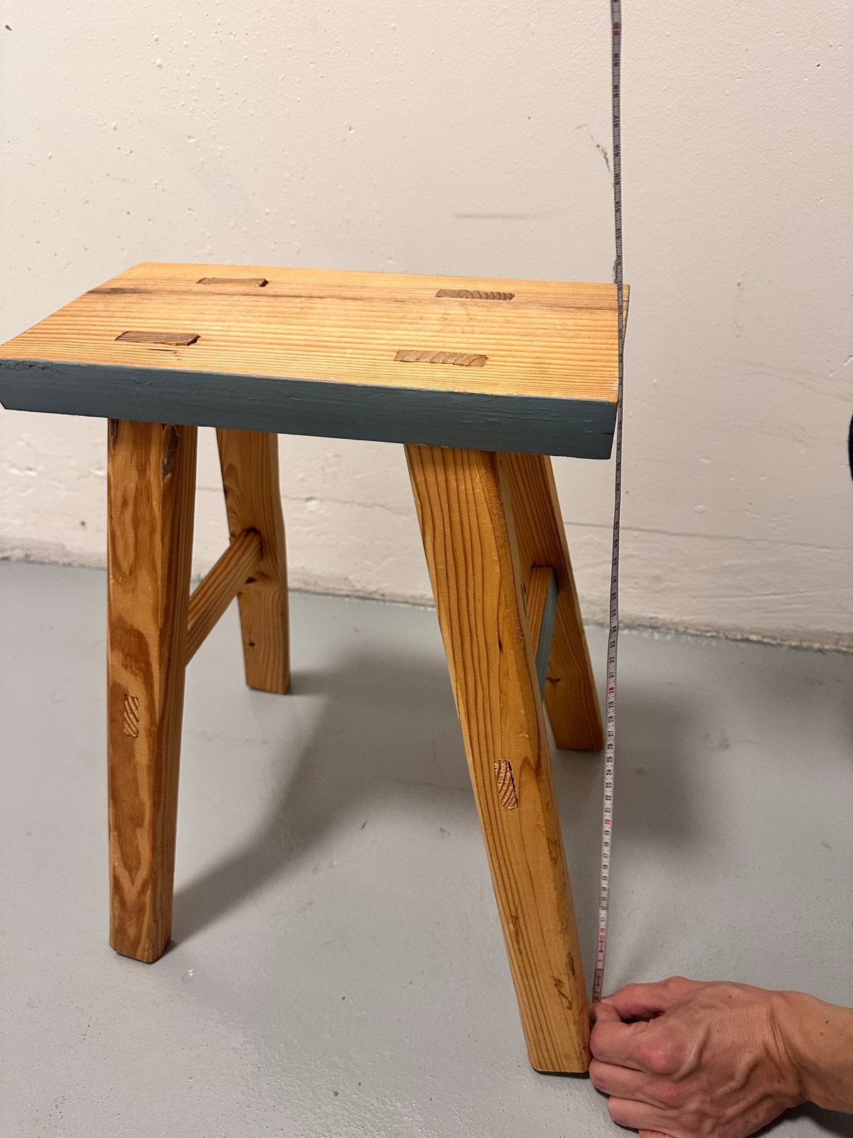 Houten krukje - Handgemaakt, Ophalen, Gebruikt, Hout